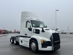 2026 Mack Pioneer Daycab