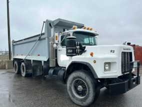 1997 Mack RB Dump Truck